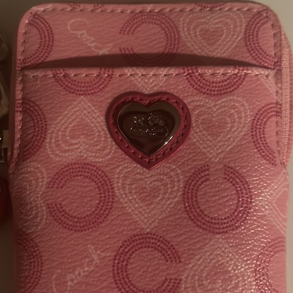 🎉LIKE NEW🎉 Pink Coach Wristlet Wallet - Picture 2 of 5